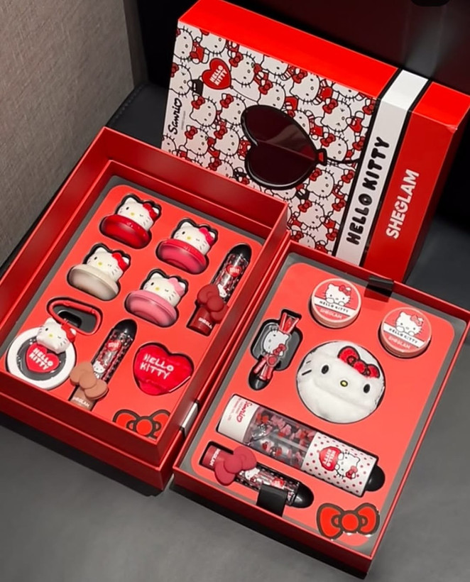 گیفت ست SHEGLAM Hello Kitty